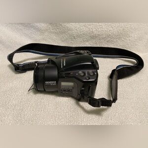 Chinon Genesis III 38-110mm Macro Auto Zoom Camera Japan – Tested Works Well